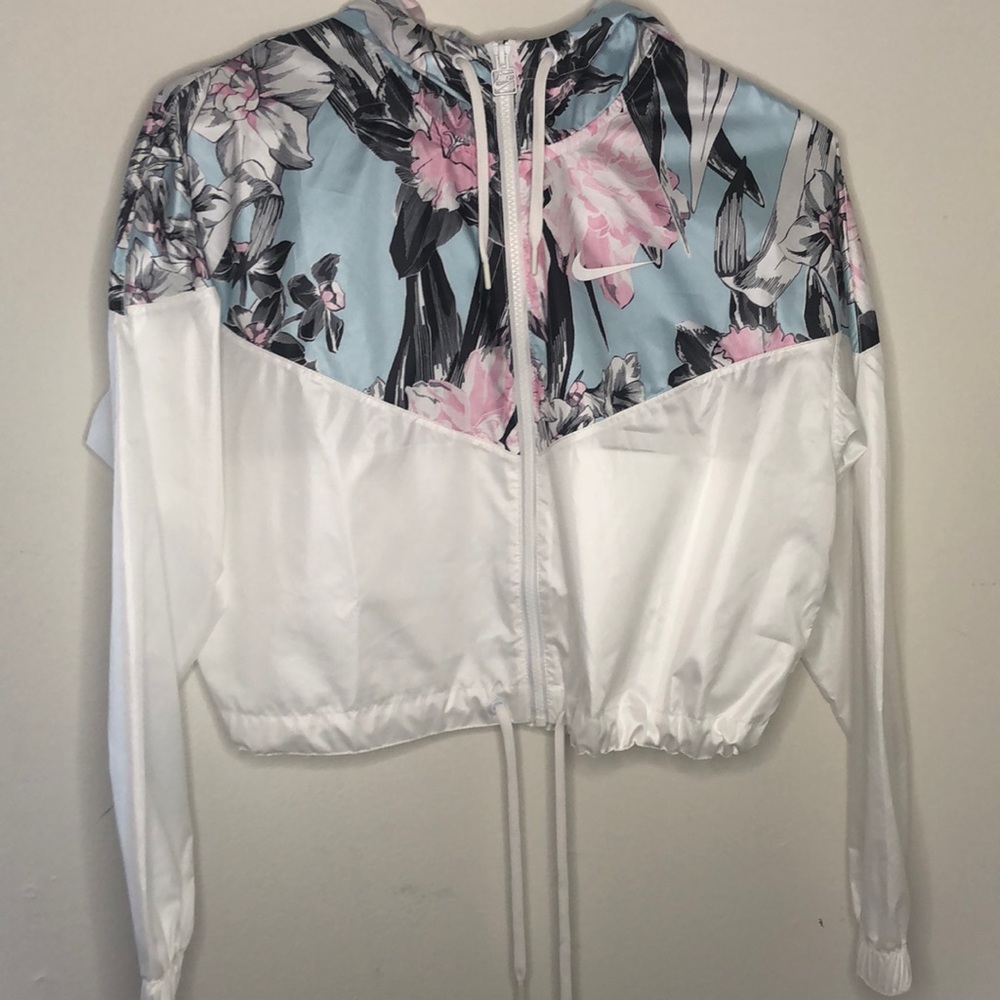 Women’s Nike adjustable windbreaker